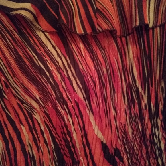 Sunny Leigh Multi Colored Ruffled Neck Top/Skirt Set - Picture 6 of 9